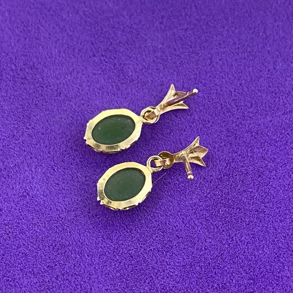 💛 Vintage 14k Gold Drop Earrings with Green Jade |  Ornate Dangle Earrings - Picture 3 of 4